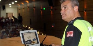 Servis ve ticari araç sürücülerine polisten eğitim