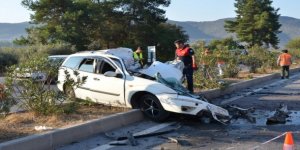 kontrolden çıkan otomobil kaza yaptı: 2 ölü, 23 yaralı