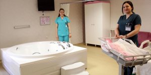 Beş yıldızlı hastane odasında jakuzide doğum