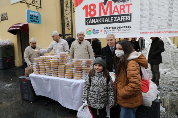 baskan-demirtas-buyuk-cami-cemaatine-canakkale-savasi-menusunu-ikram-etti2.jpg