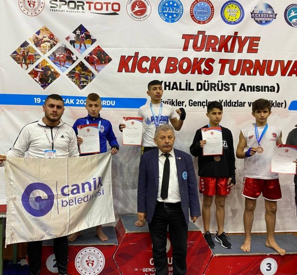 canikli-sporculardan-buyuk-basari-samsun-haber5.jpeg