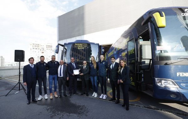 fenerbahcede-yeni-otobusler-teslim-edildi2.jpg