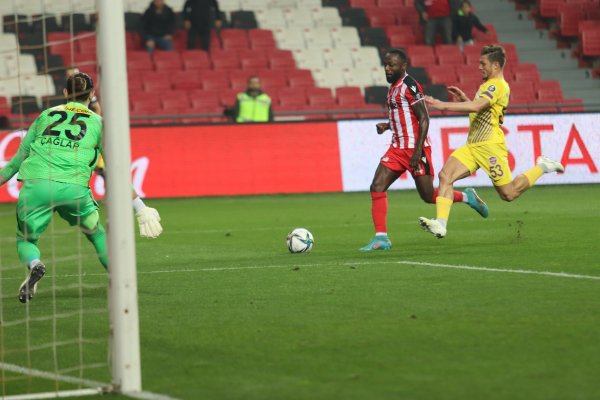 samsunspor-evinde-berabere-kaldi-samsun-haber2.jpg