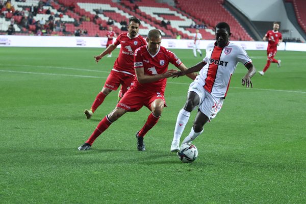 samsunspor-evinde-puan-vermedi-samsun-haber2-2.jpg