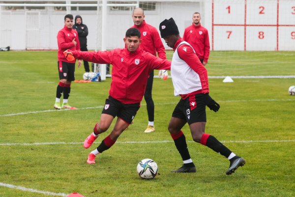 samsunspor-istanbulspora-bileniyor-samsun-haber5.jpg