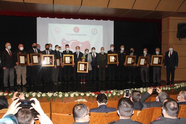 sehidin-devlet-ovunc-madalyasini-5-yasindaki-kizi-aldi-samsun-haber6.jpg