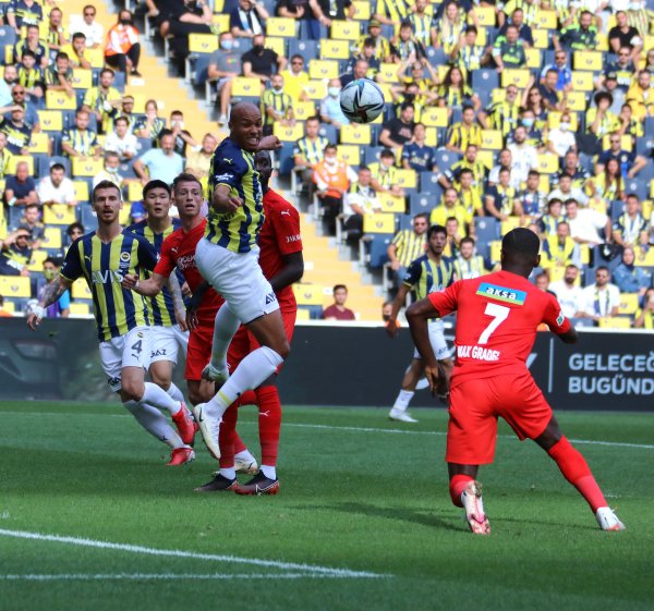 sivasspor-ile-fenerbahce-32-randevuda2.jpg