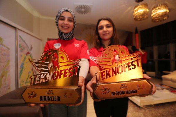 teknofest-birincileri-baskan-sandikciyi-ziyaret-etti-samsun-haber4.jpeg