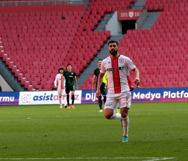 tolcay-cigerci-agabeyim-gol-yedirmemeye-ben-ise-gol-attirmaya-calisiyorum-samsun-haber2-2.jpg